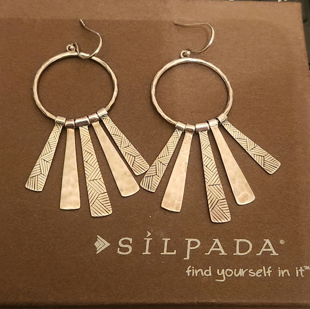 SILPADA Nod To Mod Earrings